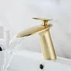Badrum diskbänk kranar vattenfall krom kran med tillförsel slang mixer kran tvättbassäng enstaka handtag kort kropp