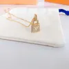 Nieuwe Eenvoudige Micro Ingelegde Diamant Letter Key Lock Hanger Titanium Stalen Lock Bone Chain Sieraden