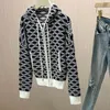 Designer Fall Womens tröja Fashion High-End lyxigt brevtryckt Topp Varma dike trikan Cardigan Löst och bekväm