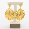 Kolye küpeleri Set Dubai Moda Kabuğu Kolye Bilek Halkaları Kadınlar için Afrika Lüks 18K Altın Renk Düğün Mücevherleri