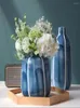 Vasen, Keramik, dekorative Vase, jeder im hellen Licht, Dekoration, Wohnzimmer, Küche, Blumen, Hydrokultur, Blau