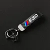 Nyckelringar för E30 E34 E36 E39 E46 E60 E87 E90 Bil Highend Carbon Fiber Läder Keychain 360 grader roterande hästsko nyckelringar937212f