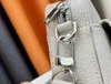 Löstagbar axel messenger väska med mjuk läder frampåse för enkel åtkomst till axelväskan och crossbody pås switch