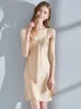 Kvinnors sömnkläder Silk Nightgowns Kvinnor Pink Nightwear Sexig Night Dress Bedgown ärmlös Nighties V-Neck Natural Robe Femme Nuisette