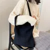 Kvällspåsar ull stickad axel shoppingväska för kvinnor vintage mode flickor tote shopper kvinnlig handväska