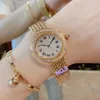 Marque de luxe Zircon Spirale Montre-Bracelet Vintage Saphir Quartz Montres Femmes Chiffres Romains Montre Ronde Perle Horloge 32mm