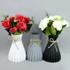 Vases Fleur Vase Maison Jardin Décoration Blanc Imitation Céramique Fleurs Pot Panier En Plastique Pour Mariage Anniversaire 230615