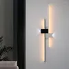 Lampade da parete Lampada a LED Su e giù Luci lunghe per la camera da letto di casa Soggiorno Superficie Comodino Divano Sfondo Applique Illuminazione