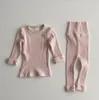 Наборы одежды 2023 Korea Style Girls Boys 2 PCS SET футболка Длинные брюки Осень хлопковые детские детские костюмы 6-24 месяца Wu230