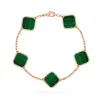 18 Style luksusowa koniczyna projektant bransoletki biżuteria dla kobiet Cleef Love Charm Bracelets Prezenty świąteczne prezent z pudełkiem