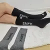 Femmes chaussettes printemps mode personnalité lèvre Tube coton pour hommes et mollet J K marée collège vent basket-ball