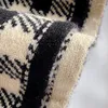 Sciarpe Sciarpa lavorata a maglia Donna Lungo Inverno Caldo Filato di lana Scialle floreale e stole Fazzoletto da collo femminile Silenziatore retrò Foulard Bufanda