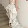 Zaprojektowane aplikacje kwiatowe suknie ślubne 2019 Sweether Szyjka Kobiety Suit Suit Beach Suknie ślubne zamiatanie z kwiatami Formal272a
