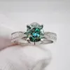 Bagues de grappe 18K plaqué or blanc VVS Grade vert Moissanite bague de fiançailles 6.5mm 1ct argent cadeau pour femme