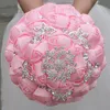 Pembe Düğün Gelin Buketleri El Yapımı Çiçekler Tatlı 15 Quinceanera Buketleri İnci Kristal Rhinestone Gül Gelin Holding Broş W235T