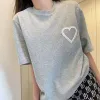 レディースデザイナーTシャツTEESトップファッションレッドクラシックレターハート刺繍高品質のティーカジュアルレディース服短袖S-2XL