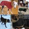 Jassen Winter Hondenkleding Waterdichte dikke hondenjas Kleding Rood Zwart Hond Warme jas Leibandgat voor middelgrote grote honden Greyhound