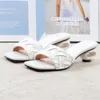 Chaussures habillées Creative Designer Midi Talons Pour Femmes Mode Bout Carré Tressage Bande D'été Sexy Sandale Dernière Pantoufle