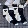 Designer Hommes Femmes Chaussettes 5 paires Luxe Sports Lettre d'hiver imprimée 100% coton Sock broderie coton homme femme avec boîte 10 styles à choisir