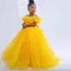 Vestidos de fiesta de cumpleaños de niños pequeños amarillos hinchados Cuello de joya Ruffles Madre y niña Princesa Flower Gowns Vestido de graduación