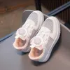 Nieuwe 2023 Zomer Comfortabele Holle Mode Mesh Kleine Witte Roterende Knop kindersneakers Schoenen voor kinderen meisjes