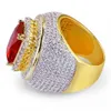 Mode chaude grand mâle large rouge Zircon pierre géométrique anneau de luxe jaune or couleur glacé anneaux de mariage pour hommes femmes Hip Hop