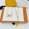 Klassisk high-end populär kvinnlig designer Brand Letter Pendant Necklace Chain Fashion Jewelry Party Wedding Valentine's Day Anniversary Presentlåda