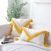 Taie d'oreiller DUNXDECO Housse de Coussin Décoratif Tufting Taie d'oreiller Bohême De Luxe Brillant Jaune Glands Géométriques Moderne Maison Canapé Coussin 230617