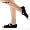 Спортивные носки MK1725 Meikang Brand Women Yoga Toe носки против высококачественных высококачественных и 5 пальцев, не скользящих танце