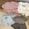 Conjuntos de roupas infantis de design para meninas, vestidos de luxo, meninos, ternos esportivos, roupas de marca clássicas, roupas da moda, camiseta de verão, terno