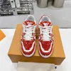 2023 VIC Designer Trainer Skate Shoes Luxury Run Show Sneakers Women Men Sports Shoussures chaussures غير الرسمي أحذية أحذية أحذية كلاسيكية غير رسمية