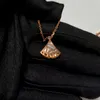 Designer halsband hänge 18k guldpläterade damer och flickor valentin dag mothe dag engagemang blekna gratis grossist