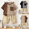 Kledingsets Kinderkleding gestreepte patroon jongens zomerkleding t -shirt korte jongenskleding set tiener kinderen tracksuit 6 8 10 12 14 230617