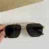 Fyrkantiga solglasögon guld drak grå lins män sol nyanser sommar sunnies gafas de sol Sonnenbrille uv400 glasögon med låda