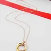 Designer Charm Carter Three Ring Necklace Style Womens Simple Diamonds Pendant med sammanlåsande färgglada guld mångsidiga ormbenkedja