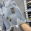 Damesjeans Strass Cartoon Beer Patch Dames Denim Shorts 2023 Zomer All-match Netto Rode Gescheurde Jean Wijde Pijpen Studenten