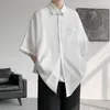 Mäns casual skjortor sommar kortärmad skjorta män mode överdimensionerade is silk koreanska lösa veckade män fast färgklänning