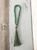 チャームブレスレットハンドノットマラミニミニロザリオ8mmマラカイトブレスレットエネルギー祈りの緑のストーンヨガ