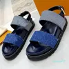 2023-Comfort Sandals ponownie wyobraża sobie ten swobodny styl w letnim dżinsie z lekką gumową podeszwą zewnętrzną i ergonomiczną wkładką dla całego dnia komfort
