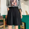 Bouton d'été court pour femme Longueur au genou Noir Jambe large Drapé lâche Style coréen Casual Womens Office BF Streetwear Mode Simple 230619