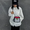 Day Packs Cartoon Canvas Bag New anime Cute Graffiti Cartoon Bag Design populaire Women's Chain Messenger Bag avec logo