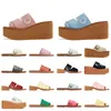 Sandali firmati Woody Ciabatte da donna famose Woodys Espadrillas con zeppa Ciabatta piatta in lino ricamato Rosa Bianco Mocassini neri Ciabatte Piattaforma Tacchi alti Scivoli