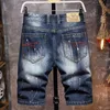 Heren Shorts Heren Graffiti Ripped Korte Jeans Zomer Mode Toevallige Slanke Big Hole Retro Stijl Denim Shorts Mannelijke Merk kleding 230619