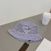 ワイドブリム帽子バケツ帽子高級デザイナーバケットハットサマーストローハット手作りの刺繍入りの手紙夏のビーチ旅行