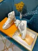 2023 new top Hot Luxury Fashion Sneakers sneakers running shoes women's and men's shoes white low arrow lace-up skateboard shoes size 35-46