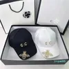 Vente en gros Couple Noir et Blanc Designer Ball cap Été Vacances Voyage Lettre Broderie casquette