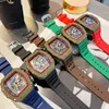 Veri secondi di corsa multifunzionali a sei aghi a tempo costante di camminata, un orologio alla moda da uomo, dotato di movimento al quarzo importato, cinturino in caucciù importato, diametro 44 mm