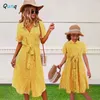 Famille correspondant tenues Qunq été tempérament parent enfant tenue col rabattu imprimé simple boutonnage chemise robe maman et fille vêtements 230619