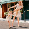 Aile Eşleşen Kıyafetler Anne ve Kızı El Kıyafet Moda Polka Dot Baskı Yay Baskılı Uçan Kollar Parentchild Kıyafet 230619