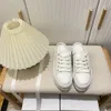 Designer skor vintage casual skor jane triomphe canvas skor broderi sommar utomhus platta damer duk skor lyx skate bräd sneakers